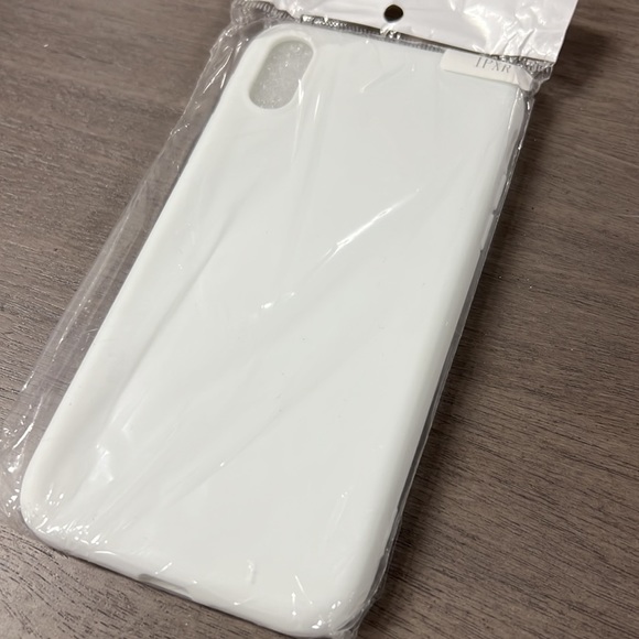 Iphone XR Plain White Phone Case NWT - Picture 2 of 2